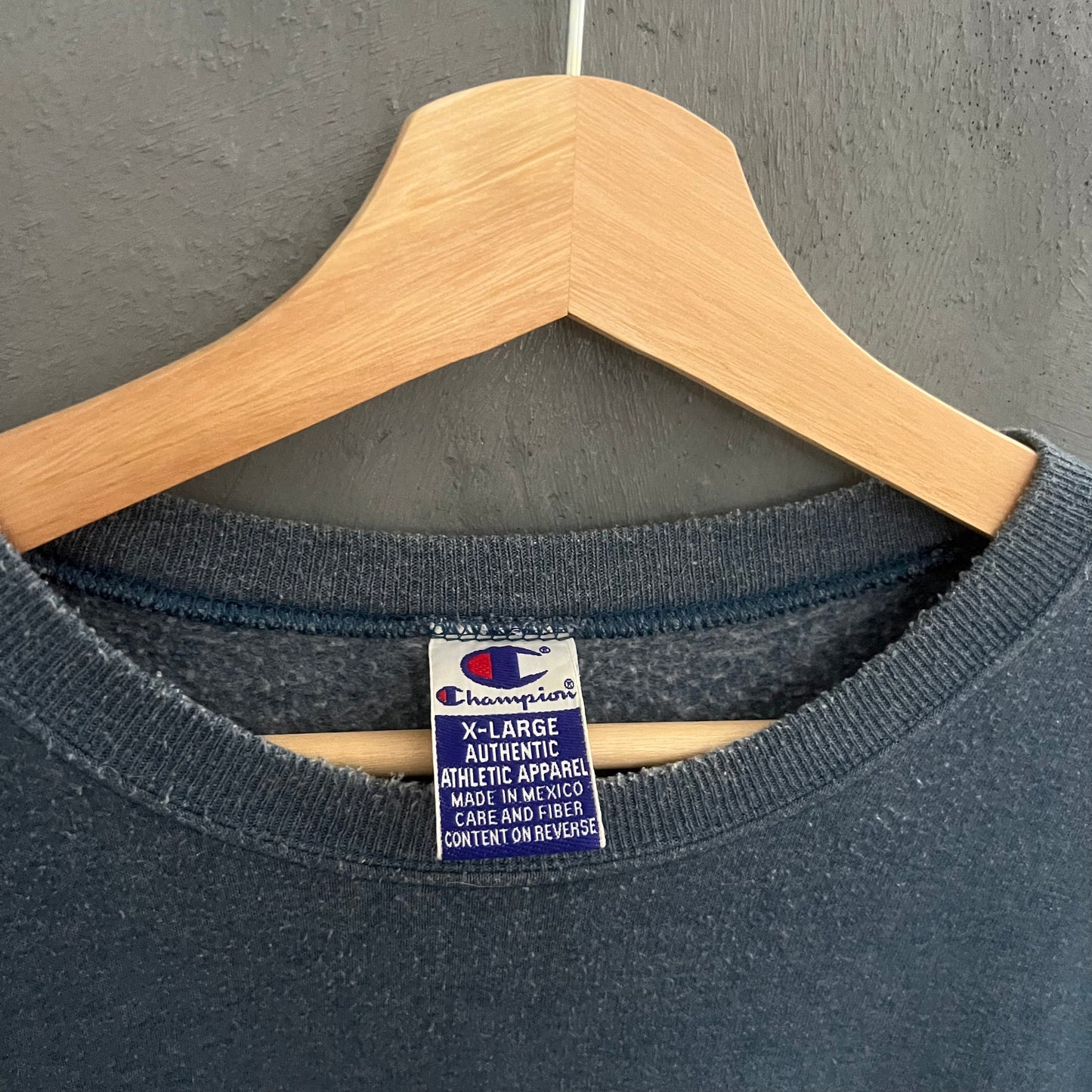 Champion Logo Sweatshirt (XL)