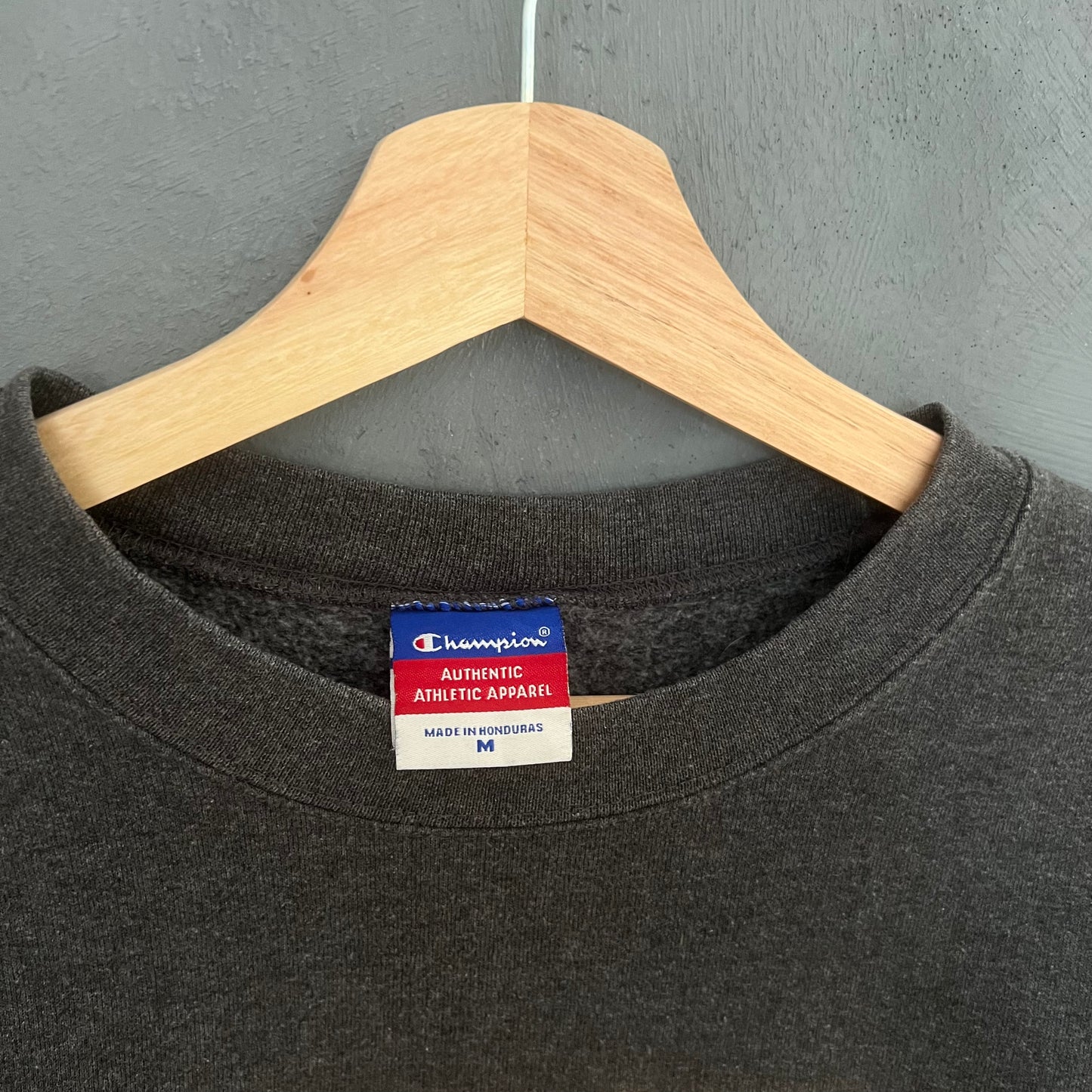 Champion Johnson & Wales University Sweatshirt (M)