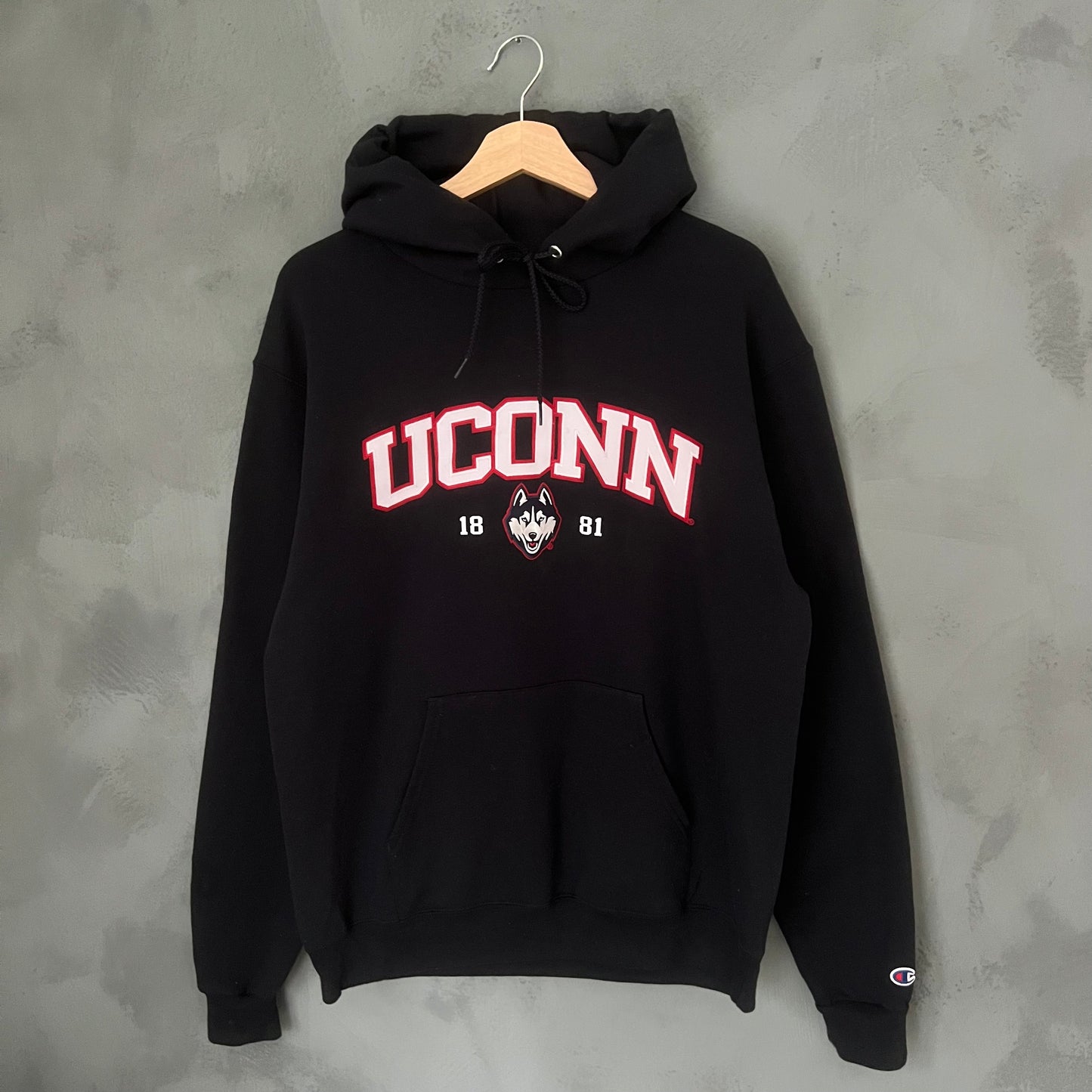 Champion UCONN Hoodie (M)